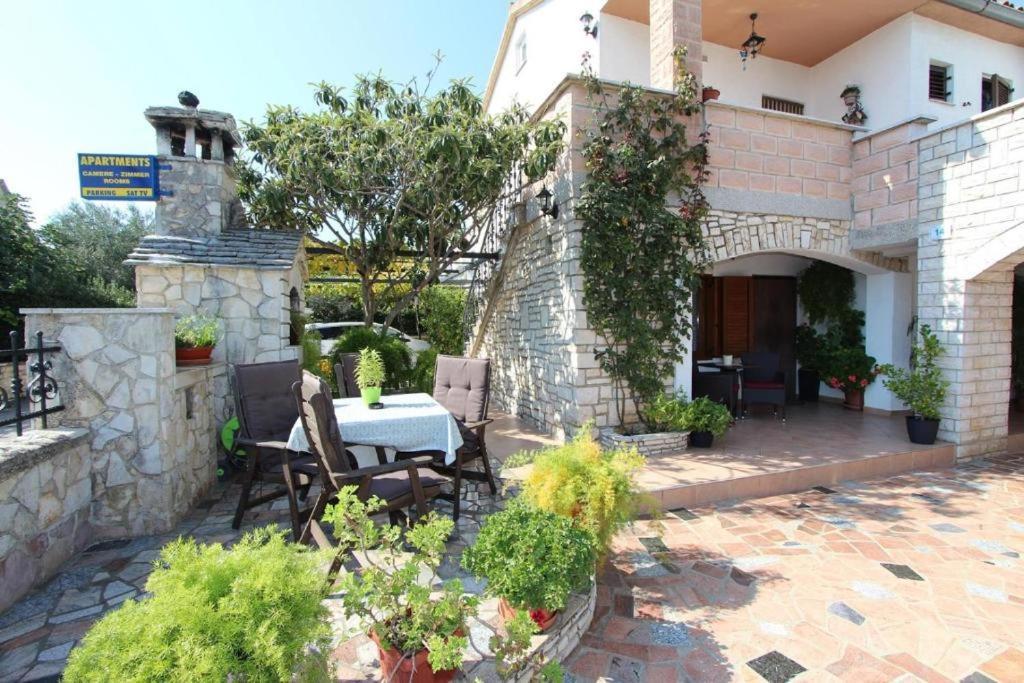 Guest House Licul 罗维尼 外观 照片