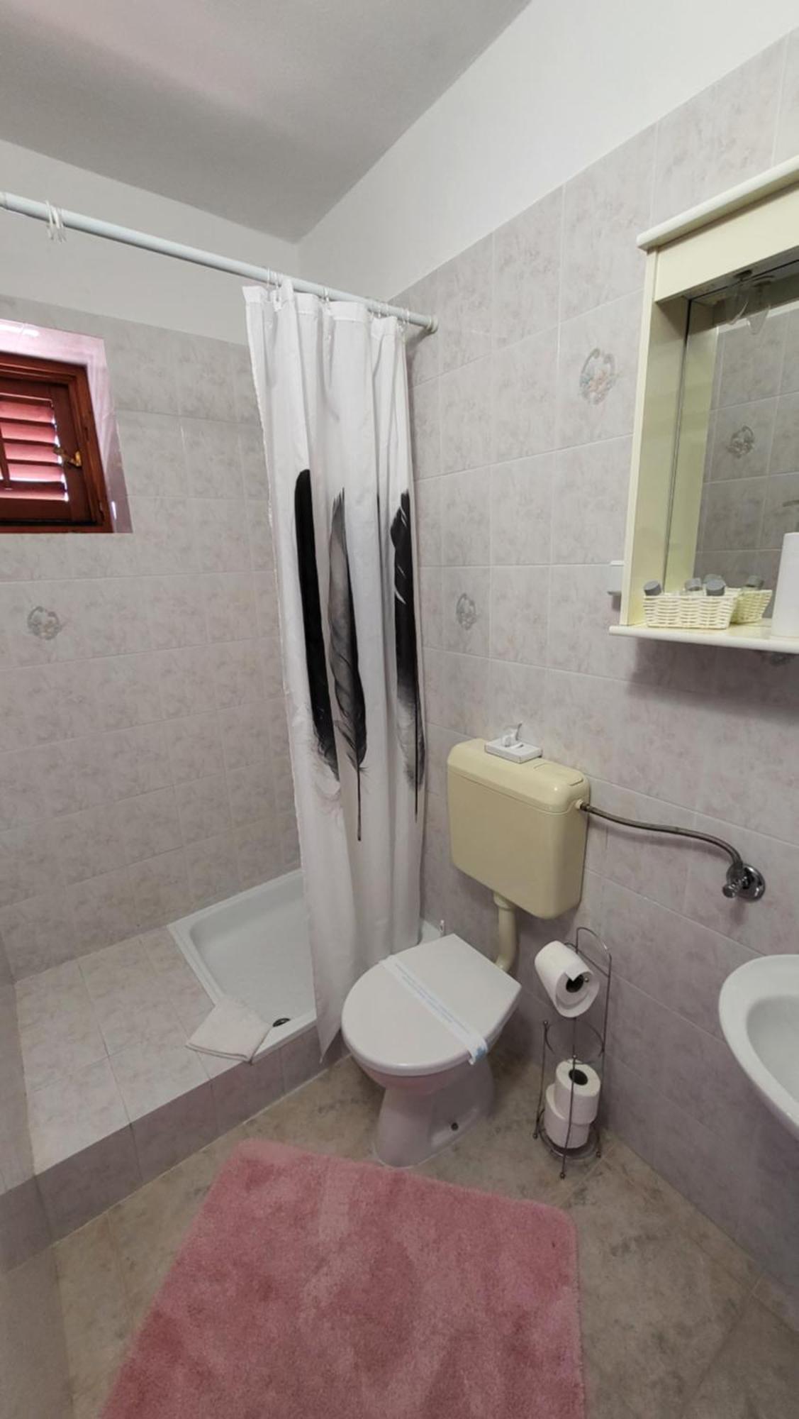 Guest House Licul 罗维尼 客房 照片